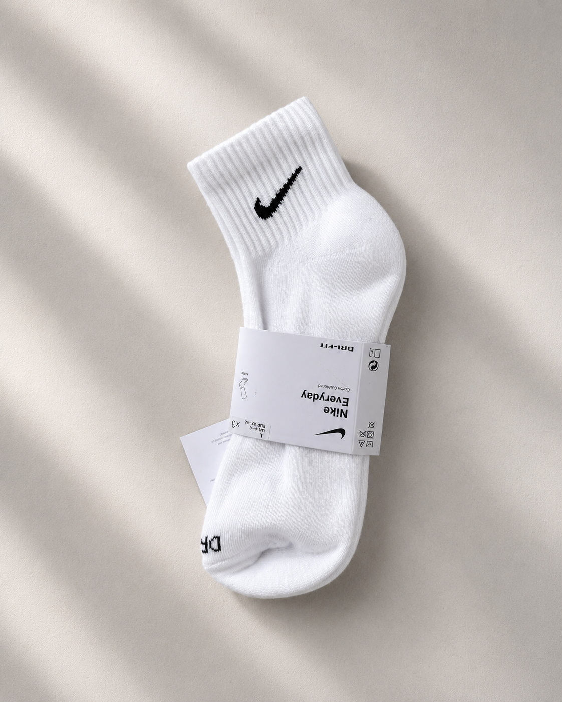 NK WHITE ANKLE SOCKS