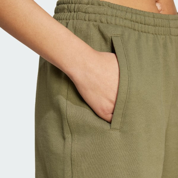 AD WOMEN OLIVE SHORTS